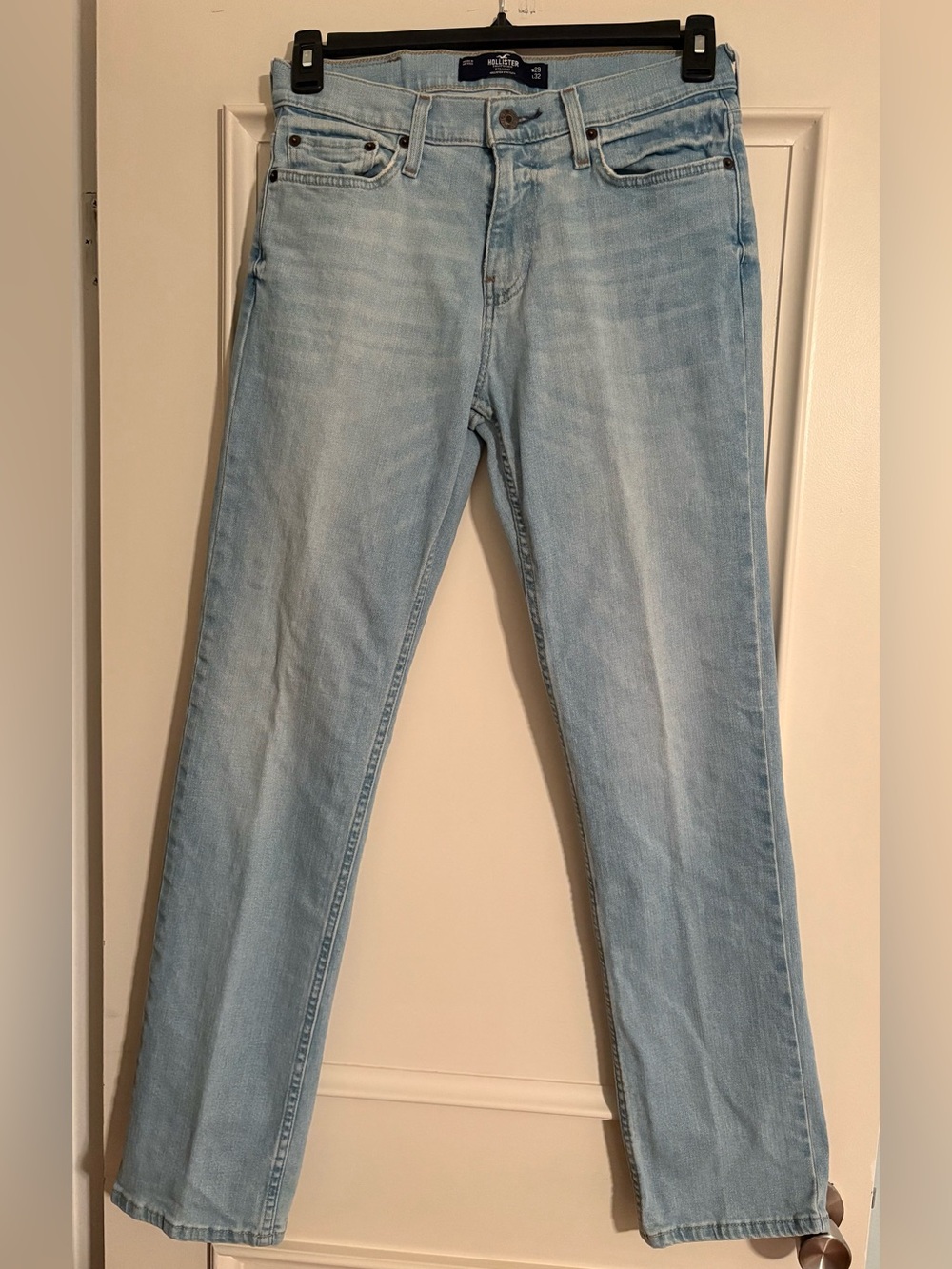 Hollister Light Blue Straight-Leg Jeans (men’s)